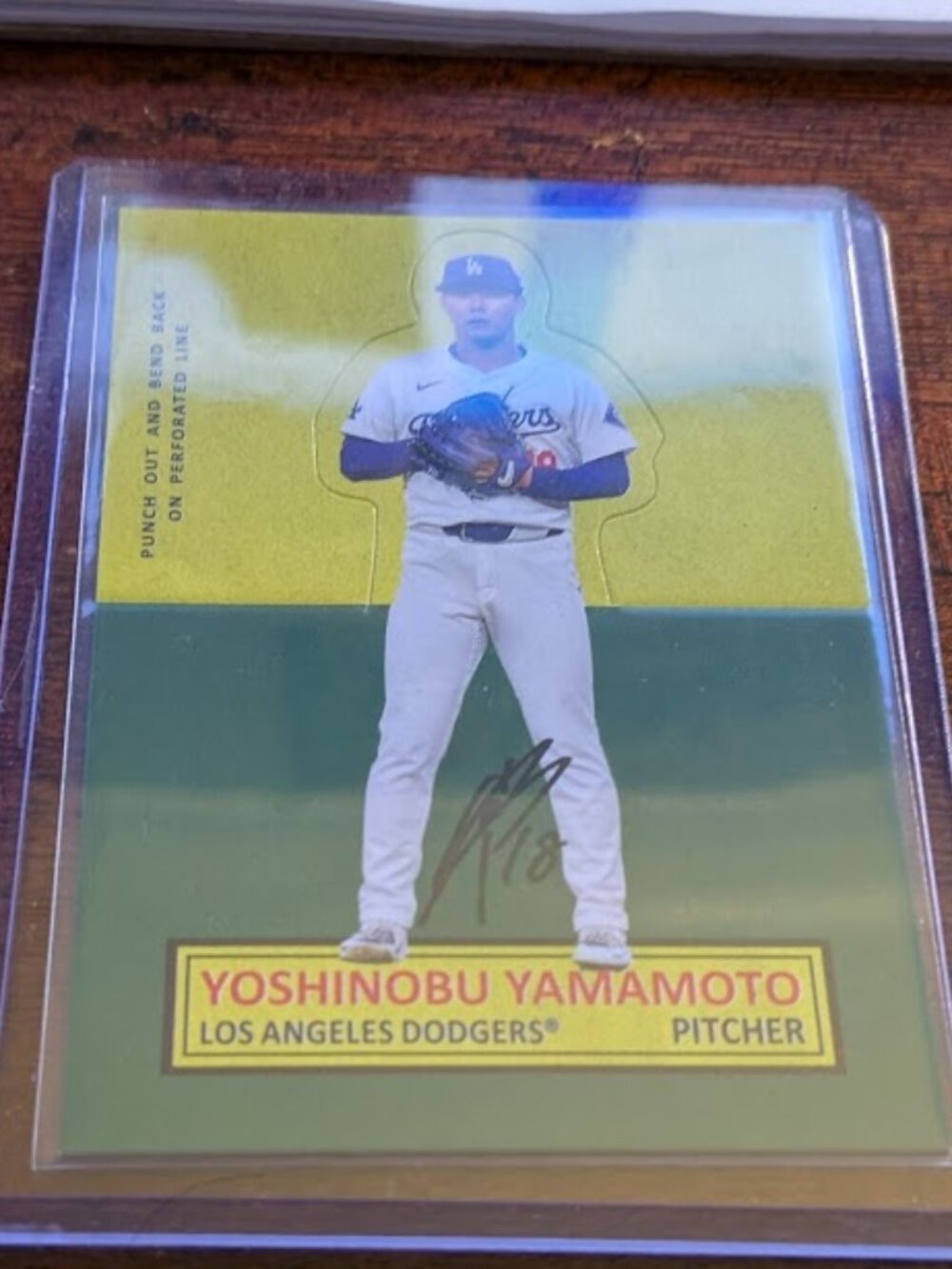 O1 2025 TOPPS Archives (1964) Yoshinobu Yamamoto #64SU-14 - Picture 2 of 3